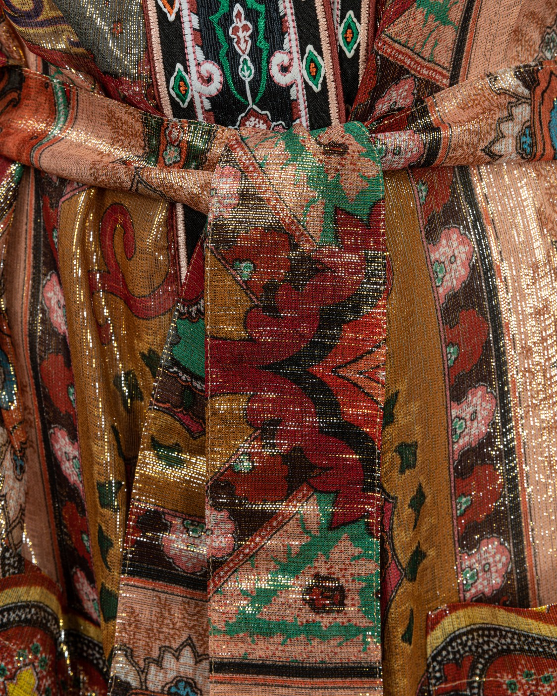 shop ETRO Sales Giacca: Etro giacca kimono in seta.
Maniche lunghe.
Cintura in vita removibile.
Decorata con motivi floreali.
Multicolore.
Vestibilità regolare.
Composizione: 67% seta 33% fibra metallizzata.
Made in Italy.. 16102 5620-8000 number 515308
